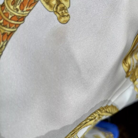 ❤️Authentic HERMES Carre 90 Scarf Blue/Multicolor Silk ❤️ - Picture 4 of 6